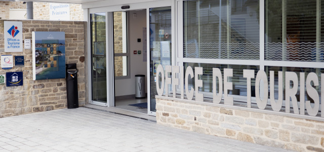 Borne extérieure Tivano à l'office de tourisme de Bénodet