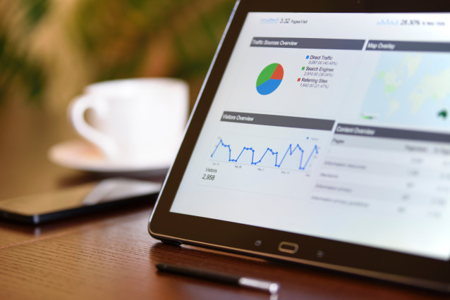 Analyst analytics blur 106344