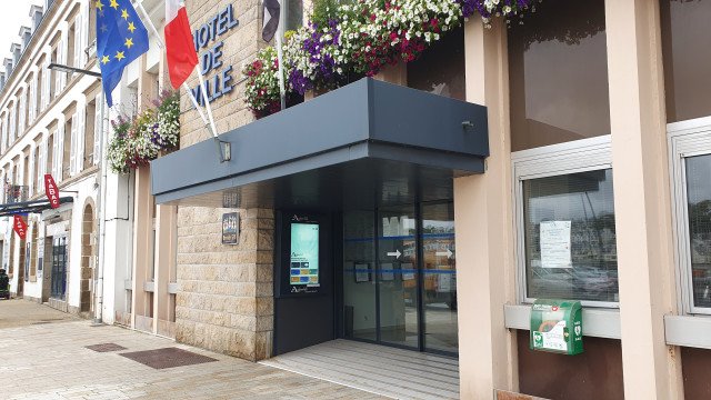Mairie d'Audierne écran d'affichage légal