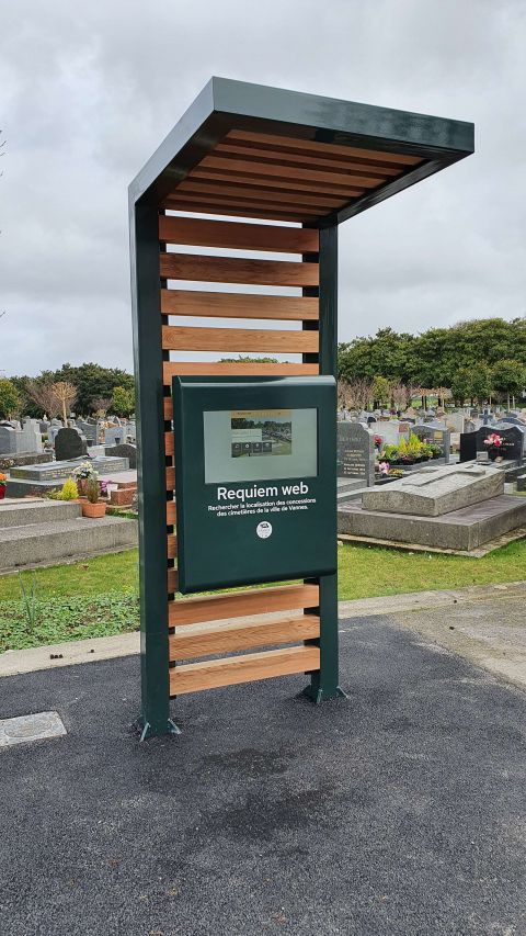 Borne cimetière Vannes cimetière de Calmont