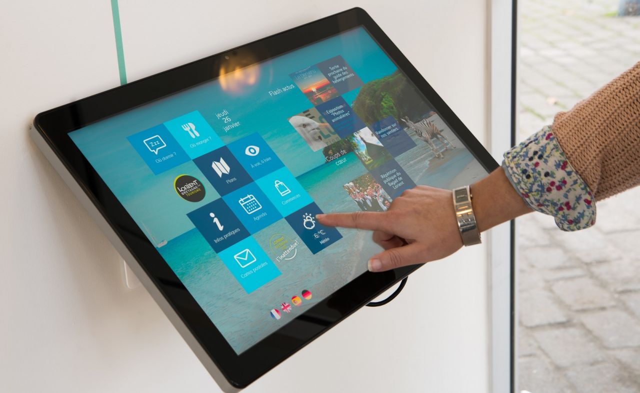 Interface de l'application tourisme conçue par Azimut