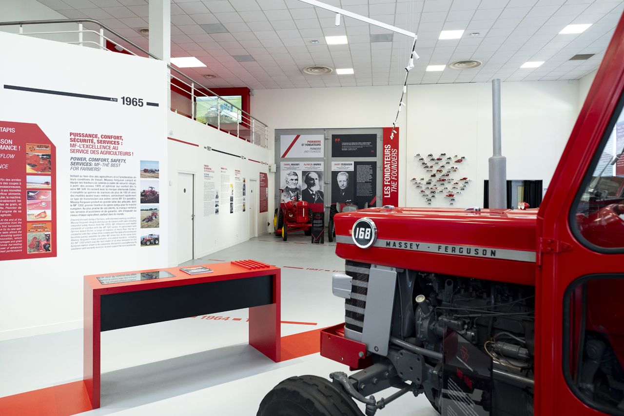 L'agrispace de Massey Ferguson a ouvert ses portes à Beauvais. L'occasion pour Azimut d'apporter des solutions numériques comme des bornes tactiles ou